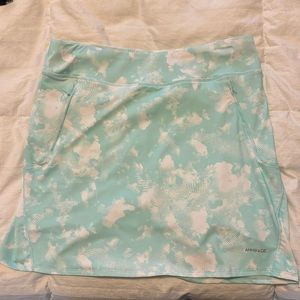 Annika by Cutter Buck golf skort SPF50+. Size M